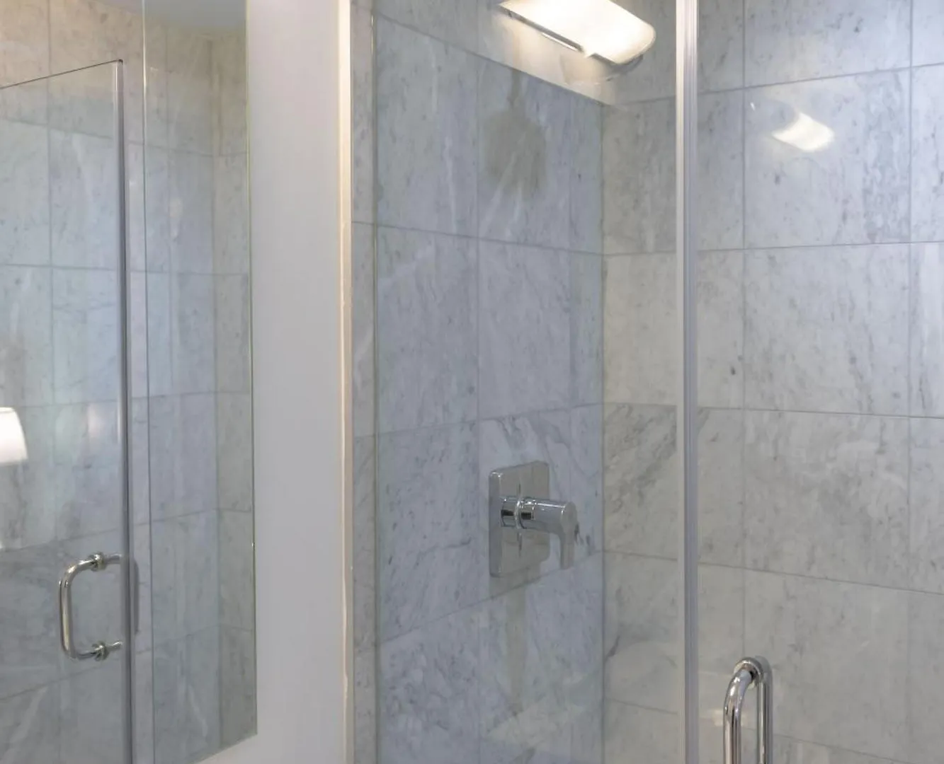 Downtown Suites 4 Toronto Apartment